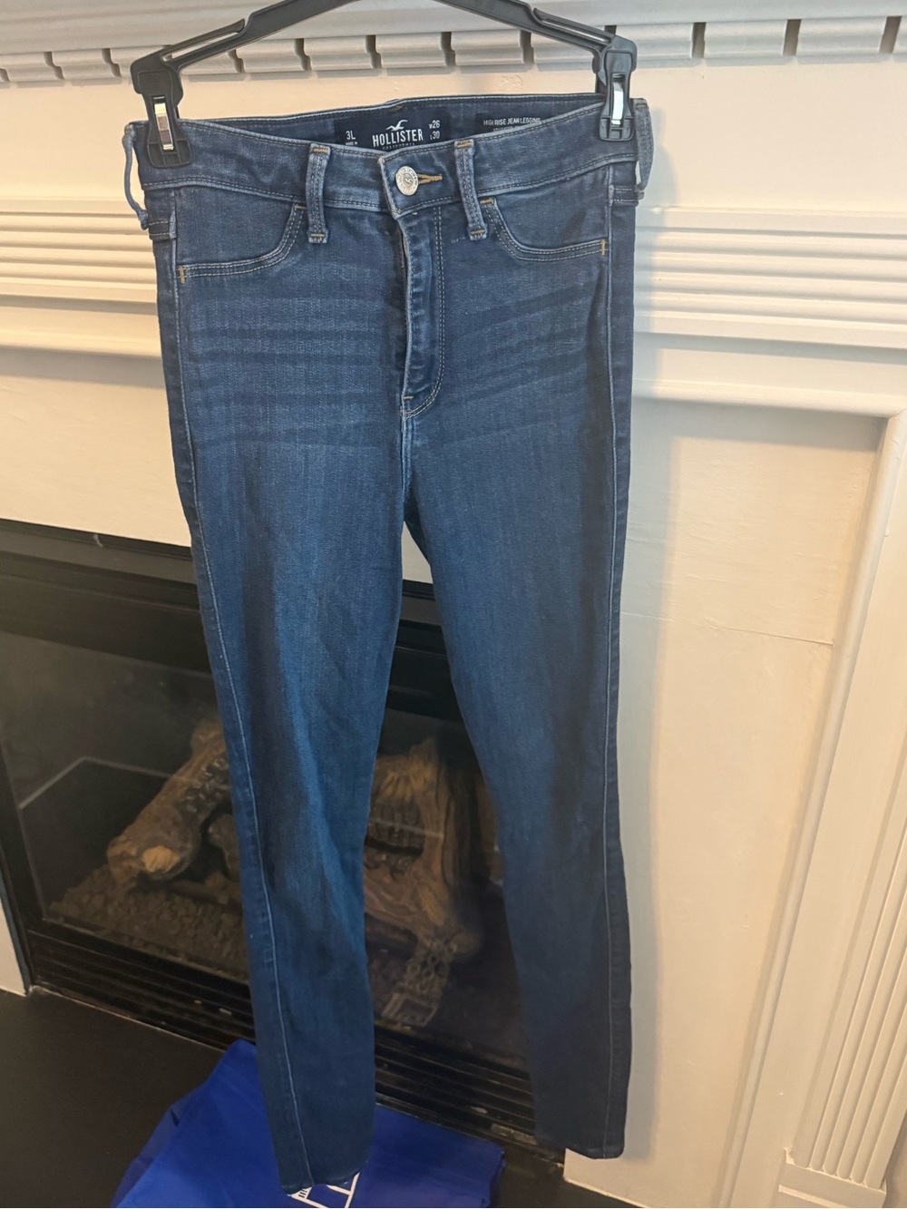 Hollister Women’s Medium-Dark Blue high waist Skinny Jeans